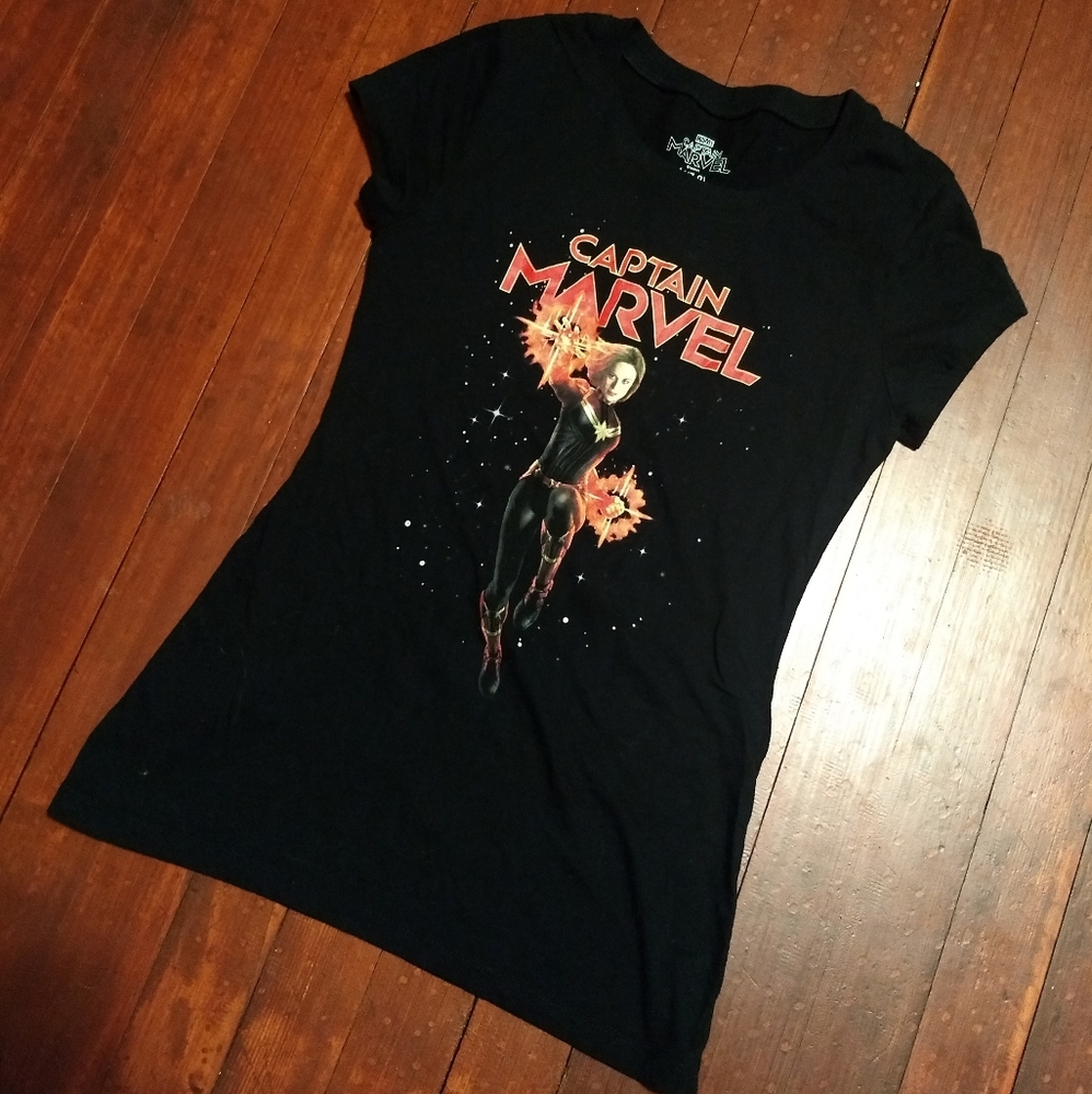 CAPTAIN MARVEL T-SHIRT 👕 Junior Women's Medium Tee MCU